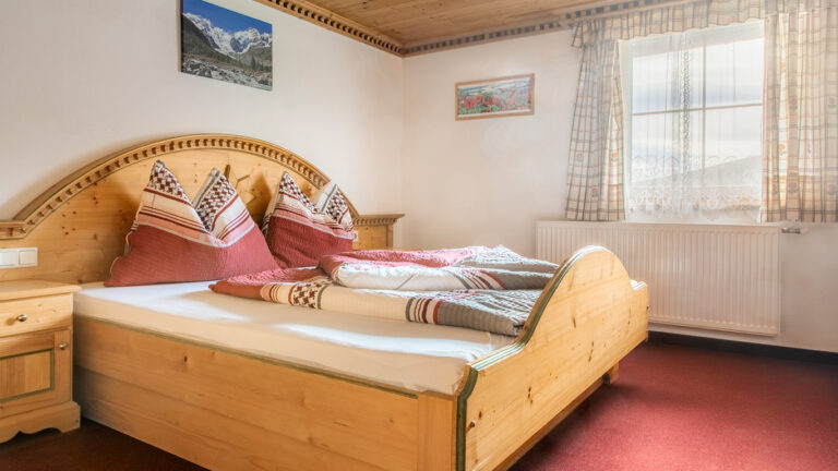 Glocknerblick_Schlafzimmer1